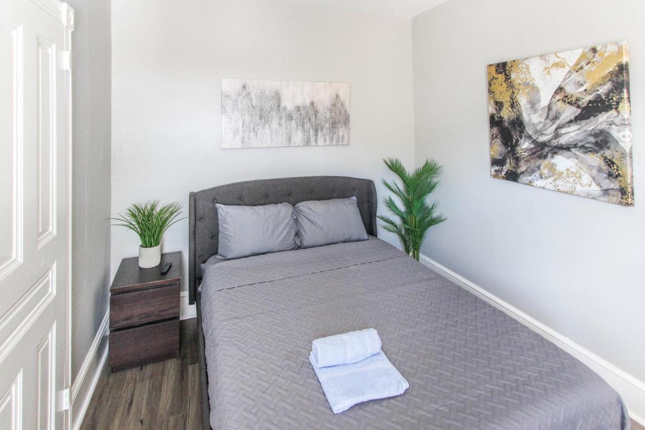 ☆☆ Modern Coed Dorm In ☆☆ * Reading