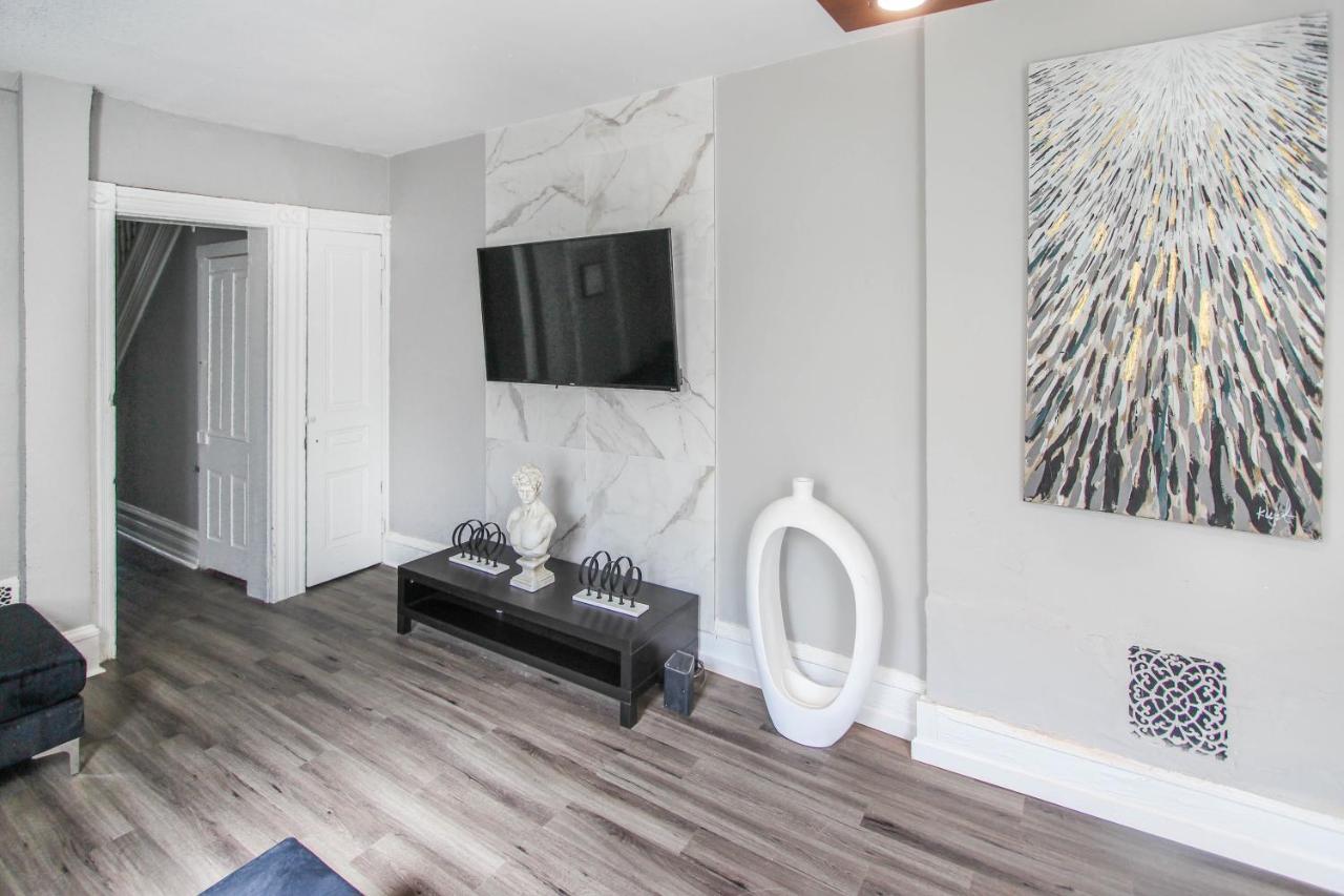 ☆☆ Modern Coed Dorm In ☆☆ * Reading