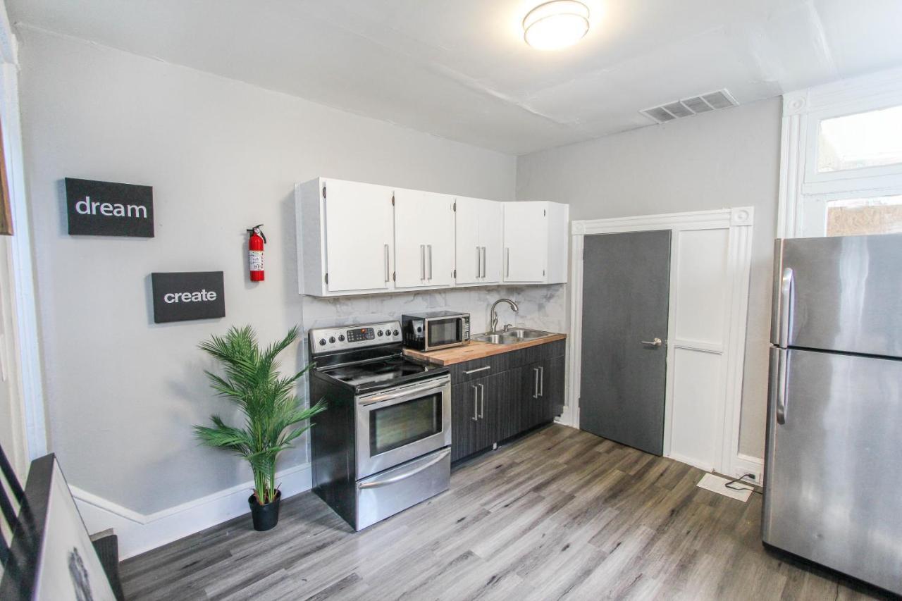 ☆☆ Modern Coed Dorm In ☆☆ Reading