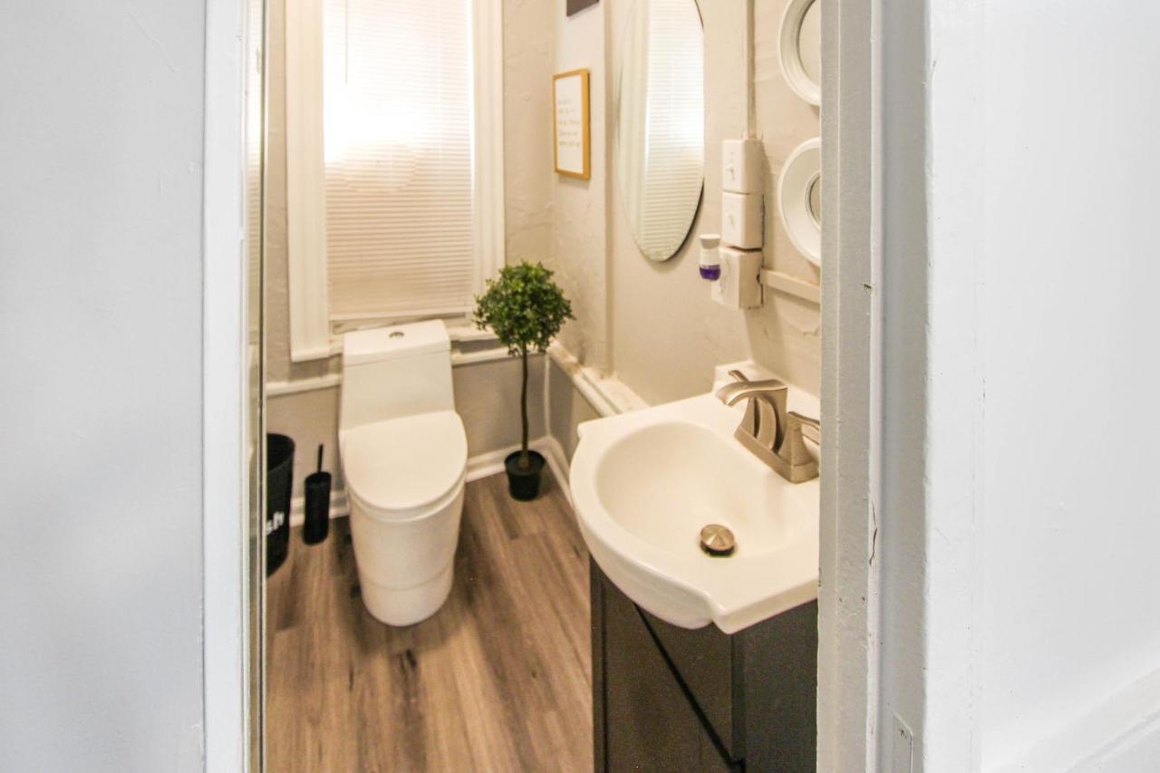 ☆☆ Modern Coed Dorm In ☆☆ *